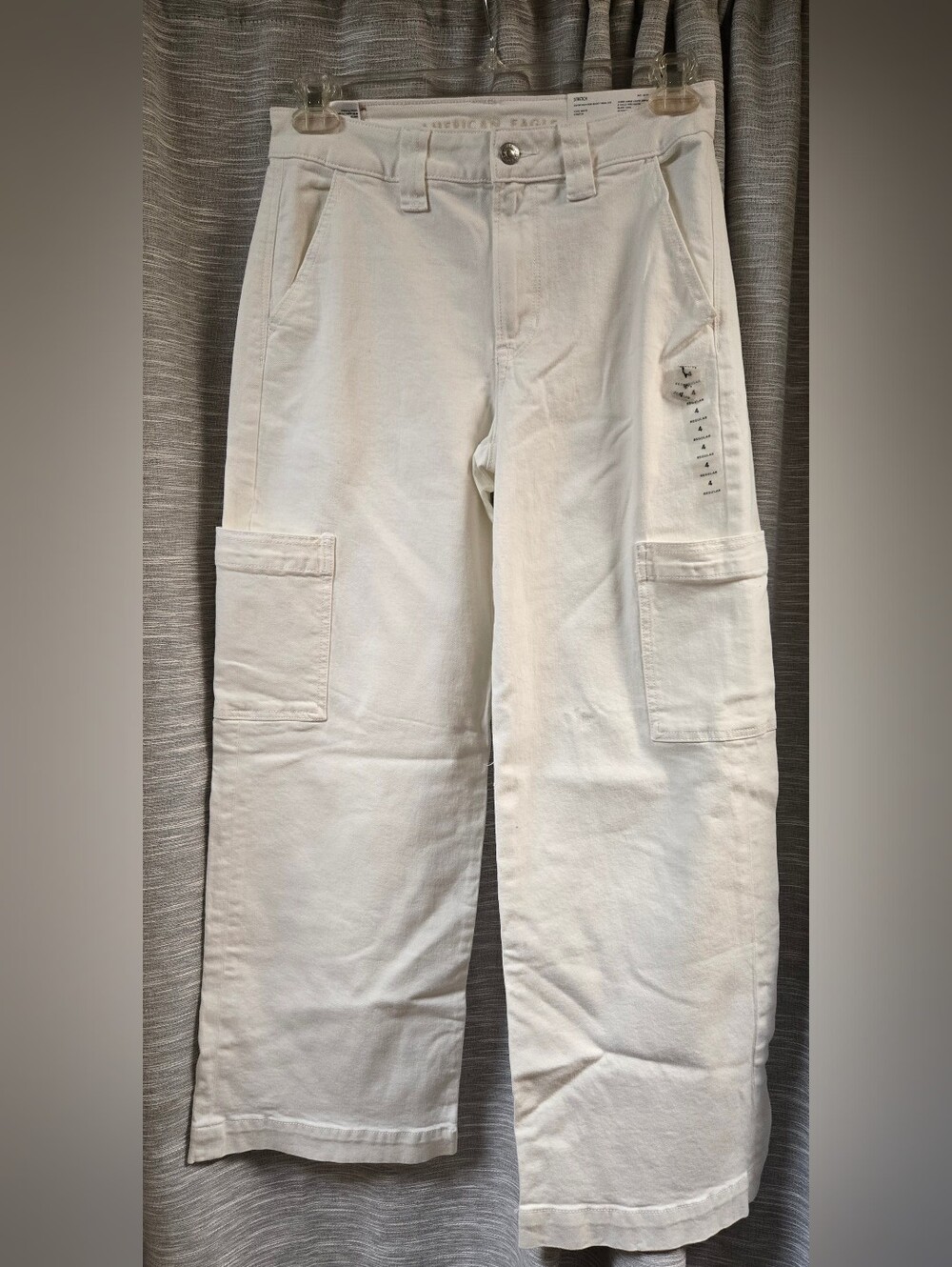 American Eagle Super High-Rise Baggy Wide-Leg Cargo Pants in white